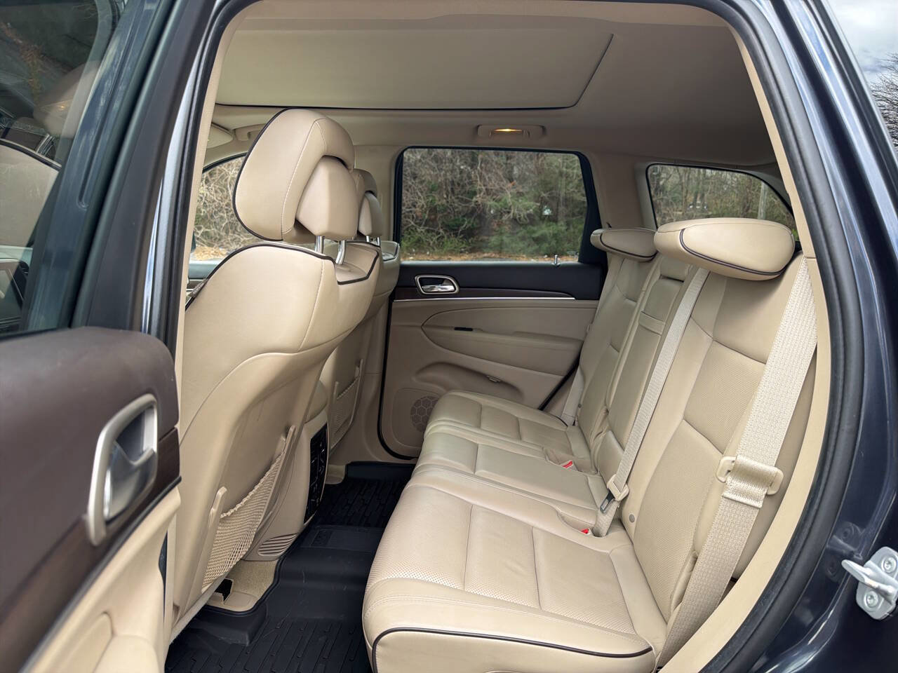 Used 2014 Jeep Grand Cherokee Overland AWD/4WD image 17
