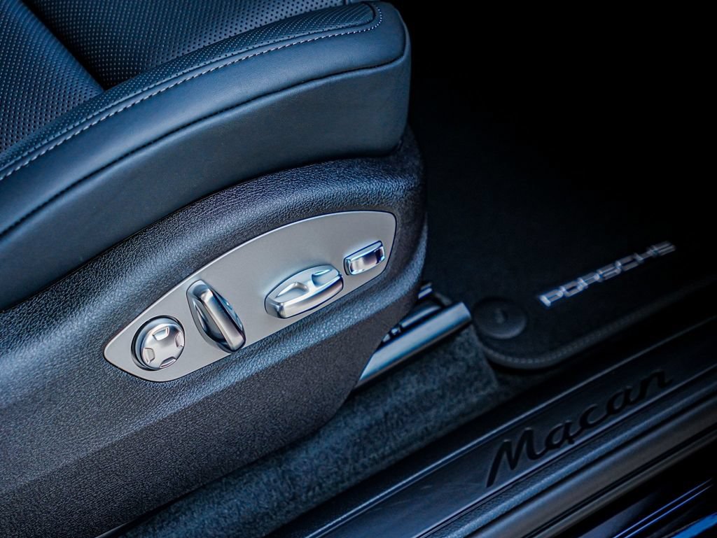 New 2026 Porsche Macan AWD/4WD image 32