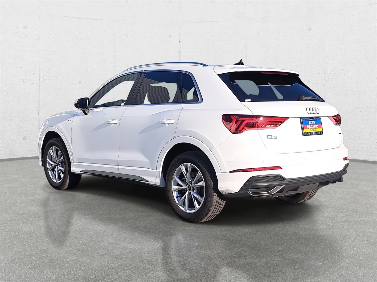 Used 2023 Audi Q3 2.0T Premium image 7