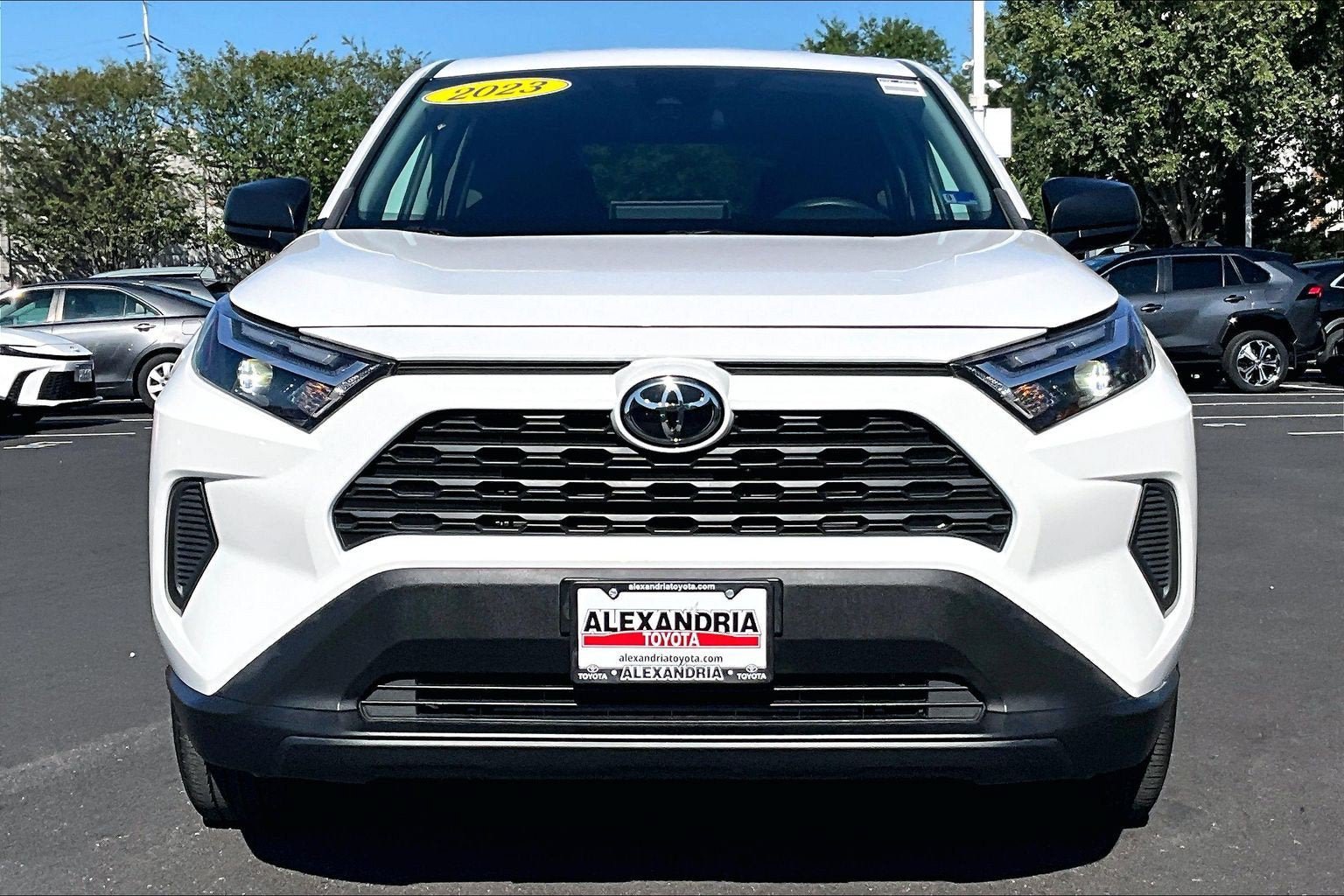 Used 2023 Toyota RAV4 LE AWD/4WD image 3