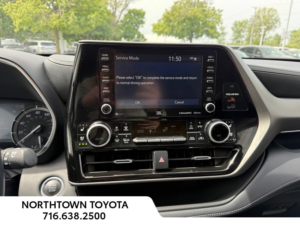 Used 2021 Toyota Highlander Limited AWD/4WD image 9
