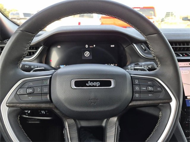 Used 2024 Jeep Grand Cherokee Limited image 31