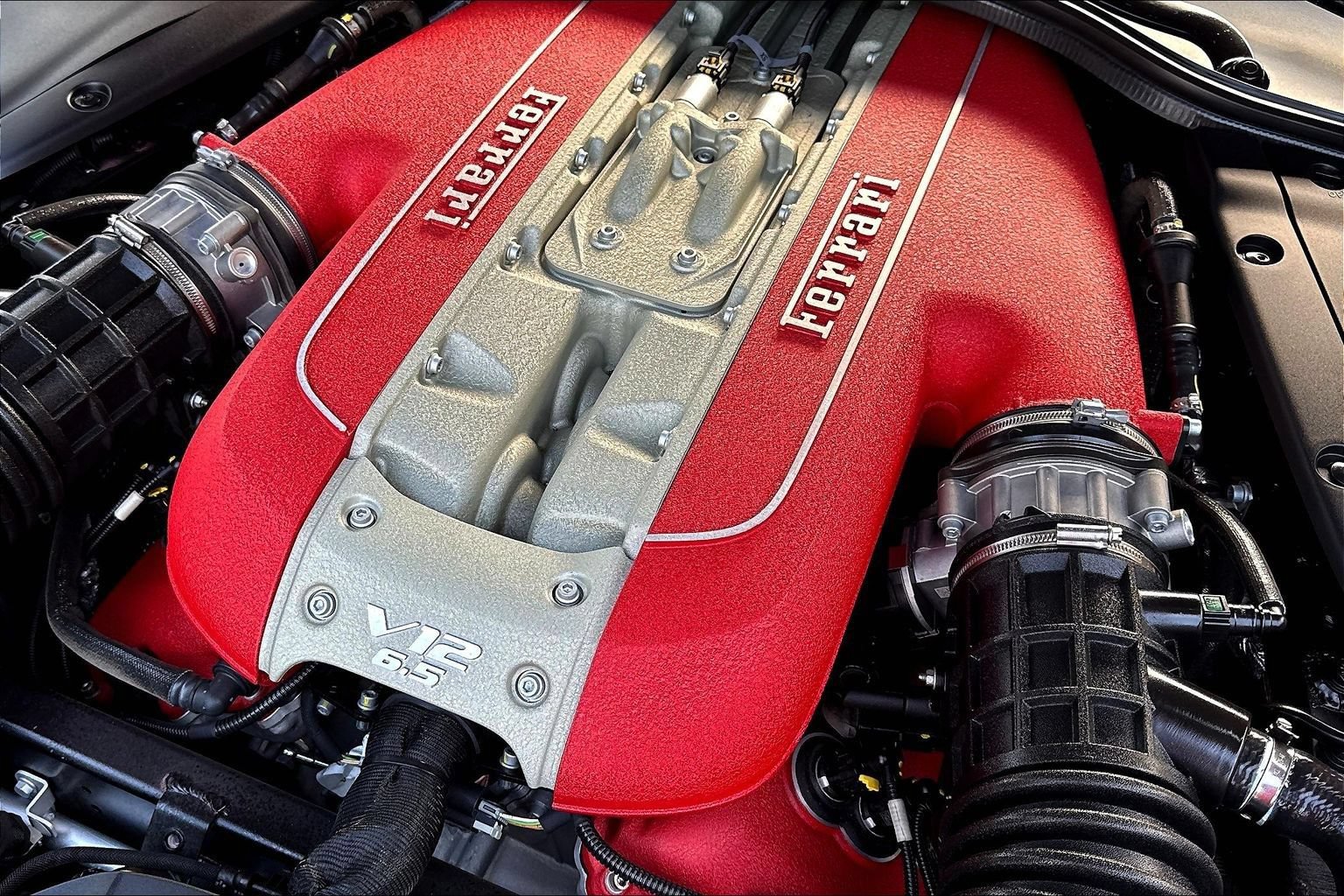 Used 2022 Ferrari 812 GTS RWD image 25
