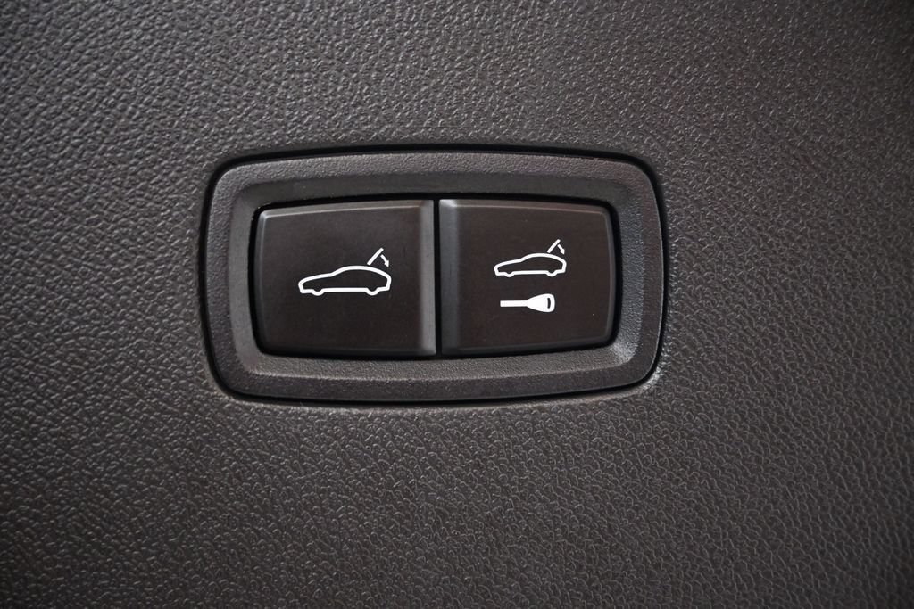 Certified 2025 Porsche Cayenne Turbo GT AWD/4WD image 36