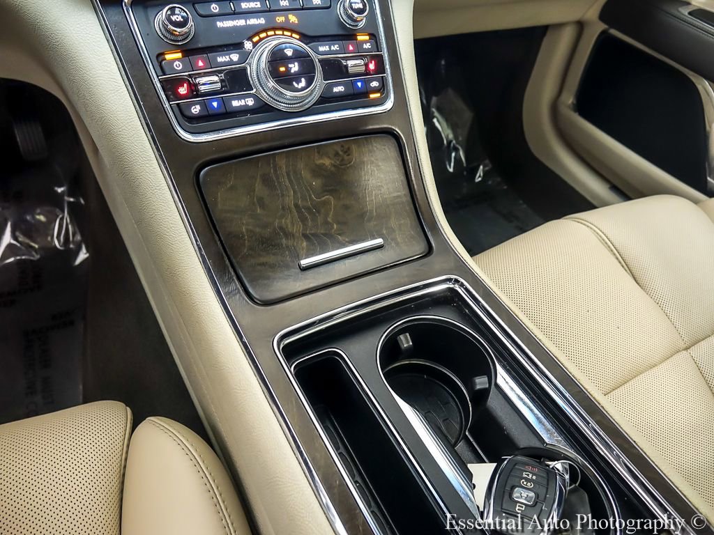 Used 2019 Lincoln Continental Select w/ Continental Climate Package FWD image 22