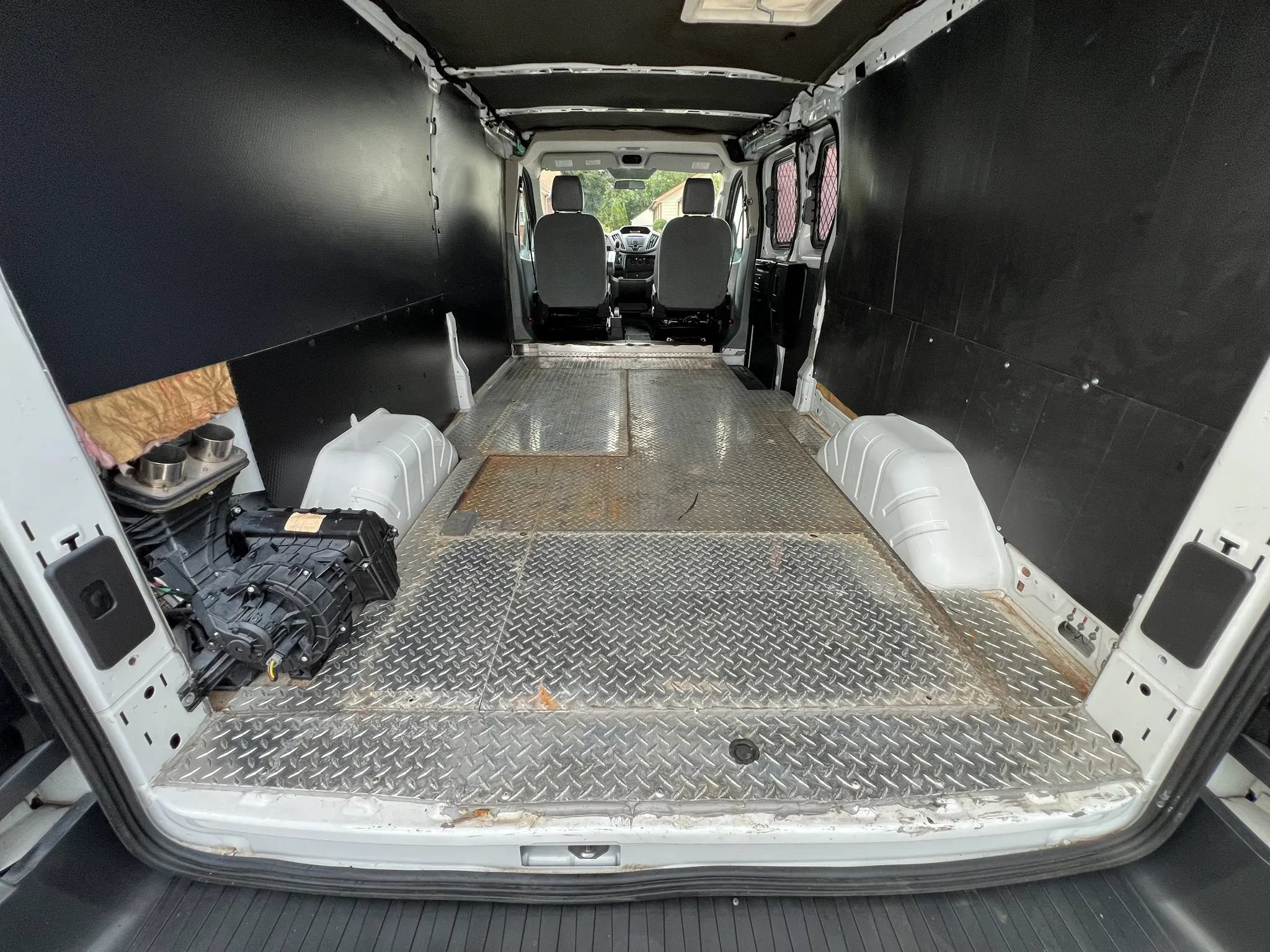 Used 2018 Ford Transit 250 148 Low Roof RWD image 26