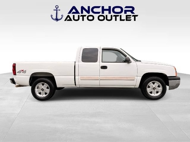 Used 2005 Chevrolet Silverado 1500 LS w/ Light Duty Power Package AWD/4WD image 7