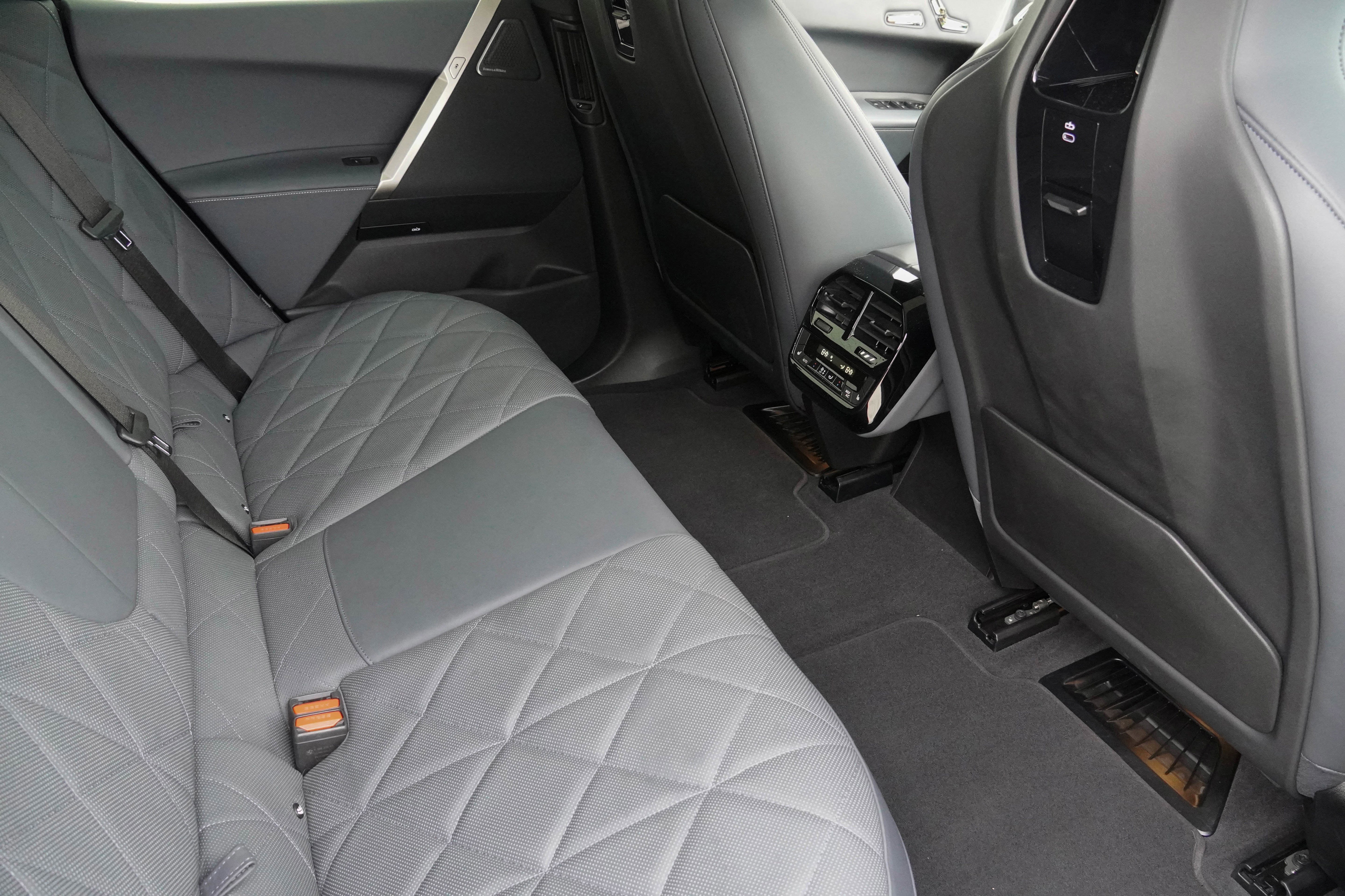 Certified 2024 BMW iX M60 image 34