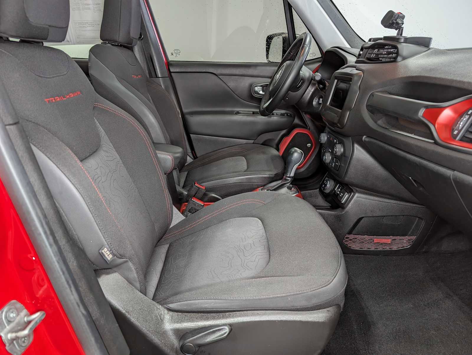 Used 2018 Jeep Renegade Trailhawk AWD/4WD image 40