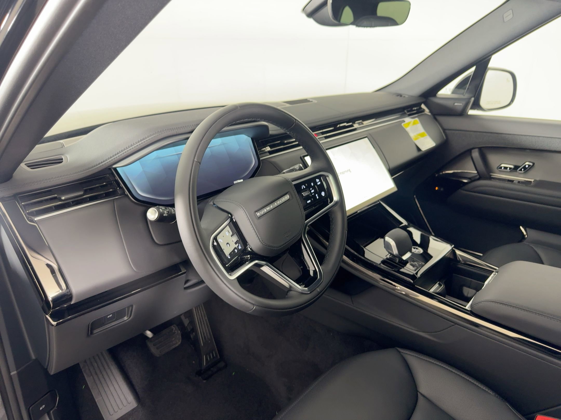 New 2025 Land Rover Range Rover Sport SE image 4