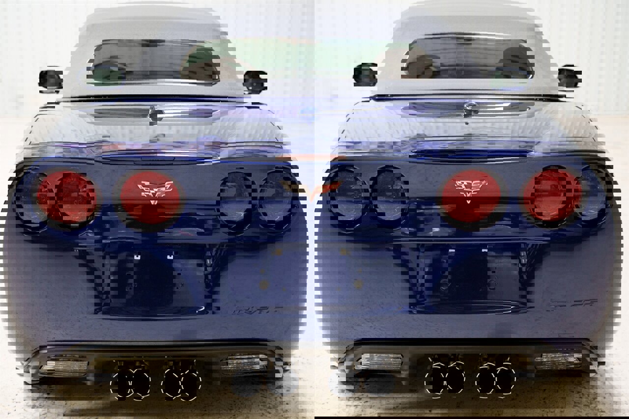 Used 2005 Chevrolet Corvette Convertible w/ Preferred Equipment Group image 6