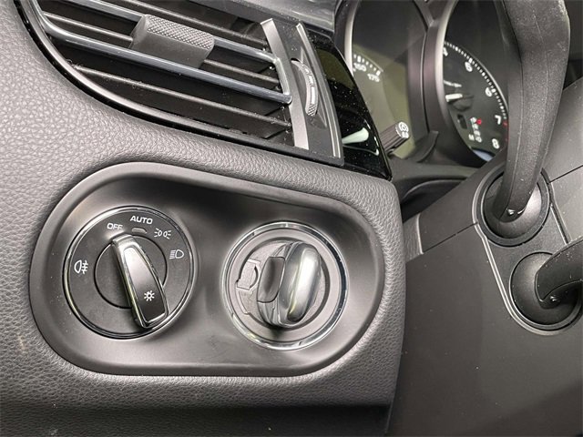 Used 2025 Porsche Macan image 41
