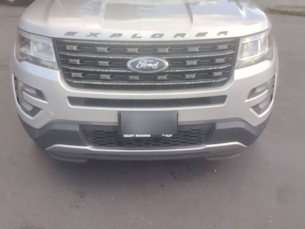 Used 2016 Ford Explorer XLT image 24