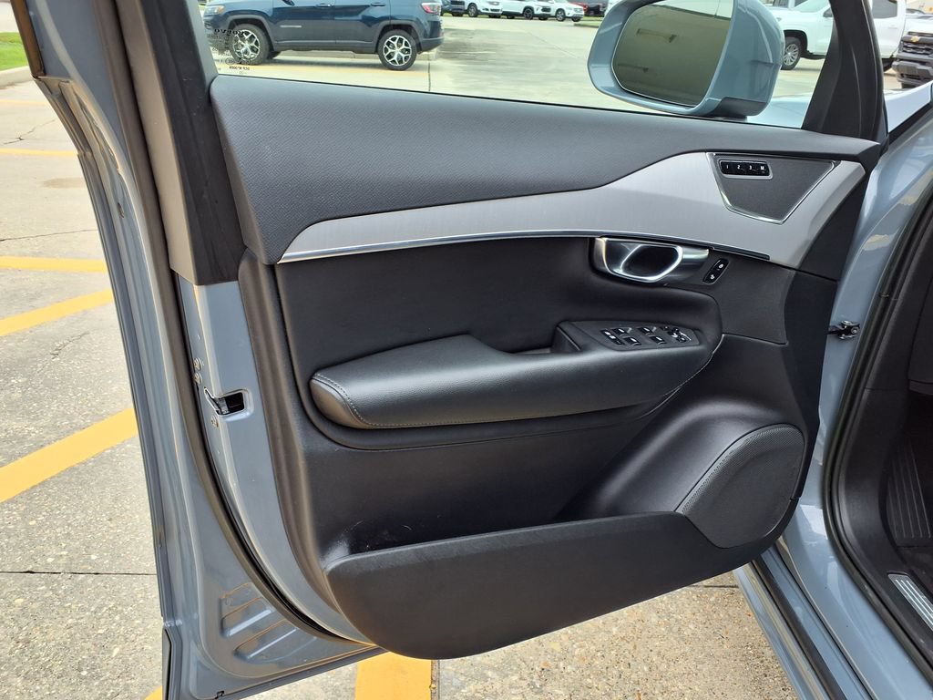 Used 2023 Volvo XC90 B5 Core w/ Protection Package Premier AWD/4WD image 19