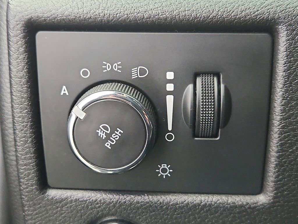 Used 2018 Jeep Grand Cherokee Overland image 36