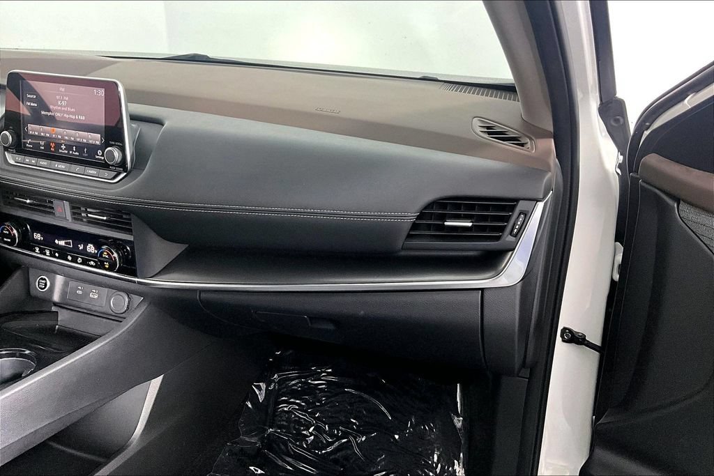 Used 2023 Nissan Rogue SV AWD/4WD image 16