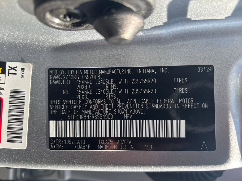 Used 2024 Toyota Highlander Platinum AWD/4WD image 32