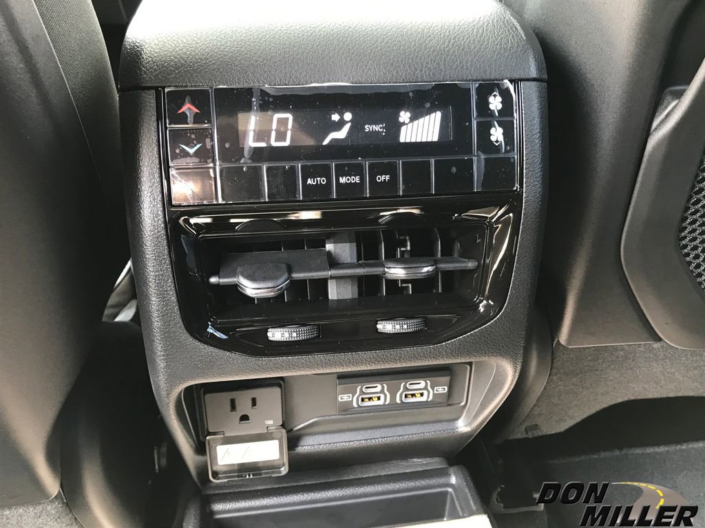 New 2025 Jeep Grand Cherokee L Altitude image 24