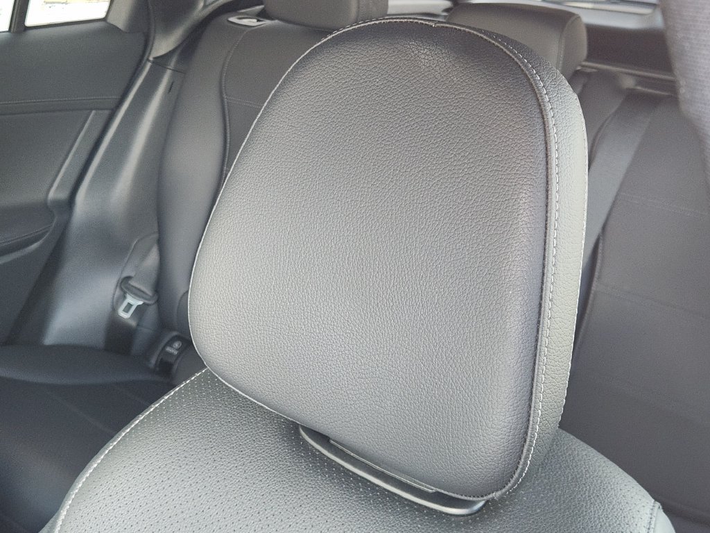 Used 2024 Mercedes-Benz GLC 300 4MATIC image 24