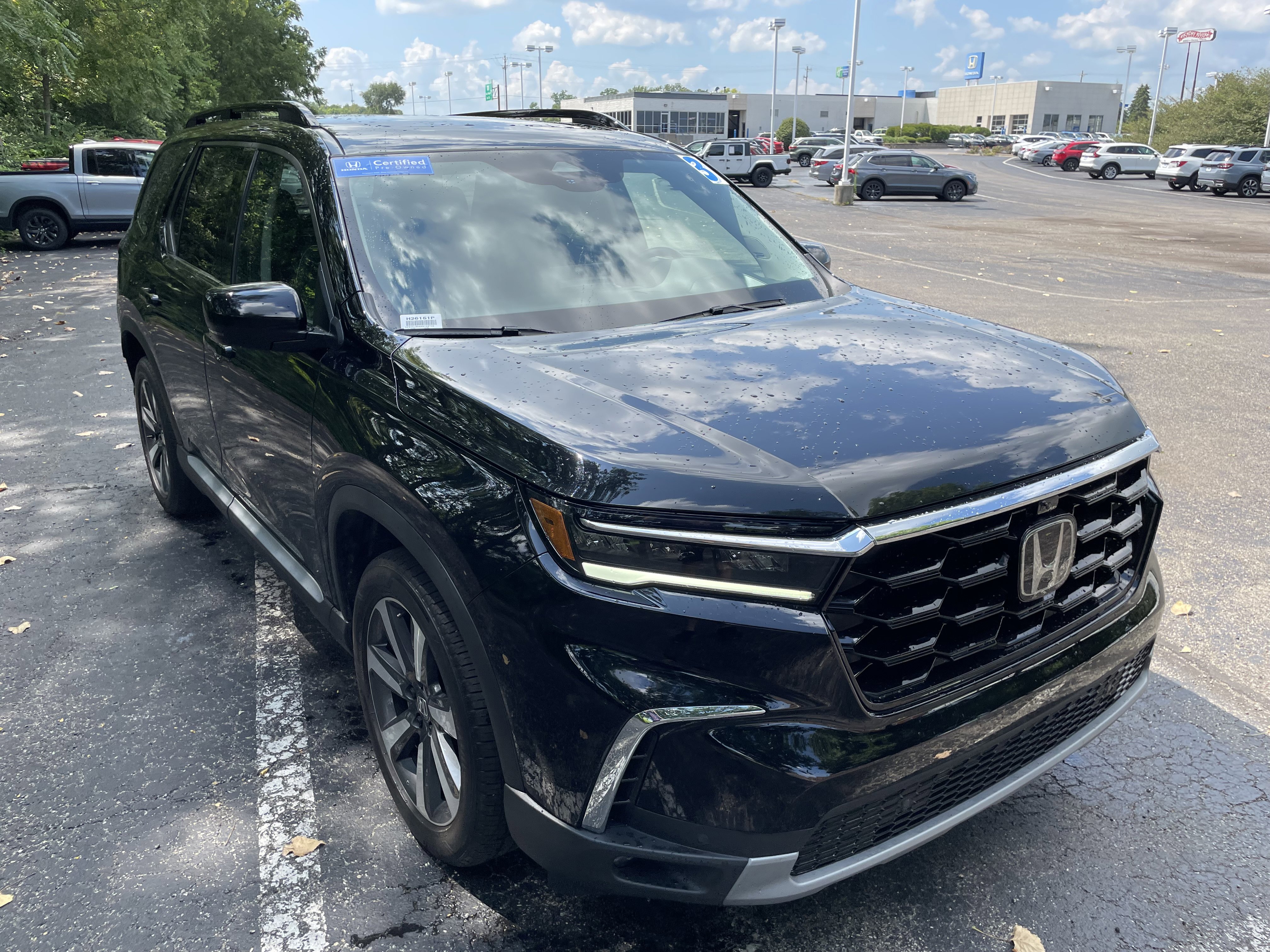 Certified 2023 Honda Pilot Elite image 1