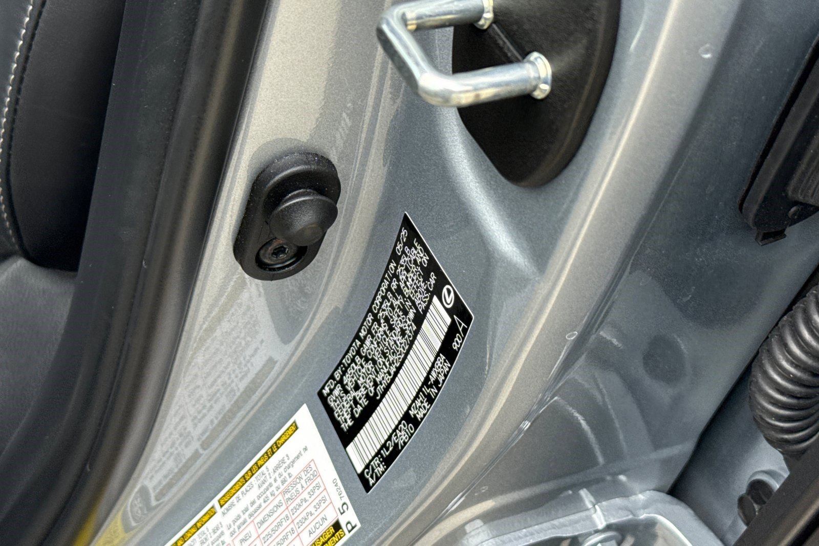 Certified 2025 Lexus UX 300h FWD w/ Accessory Package (Z2) image 20