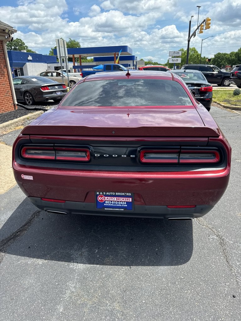 Used 2017 Dodge Challenger SXT Plus RWD image 4