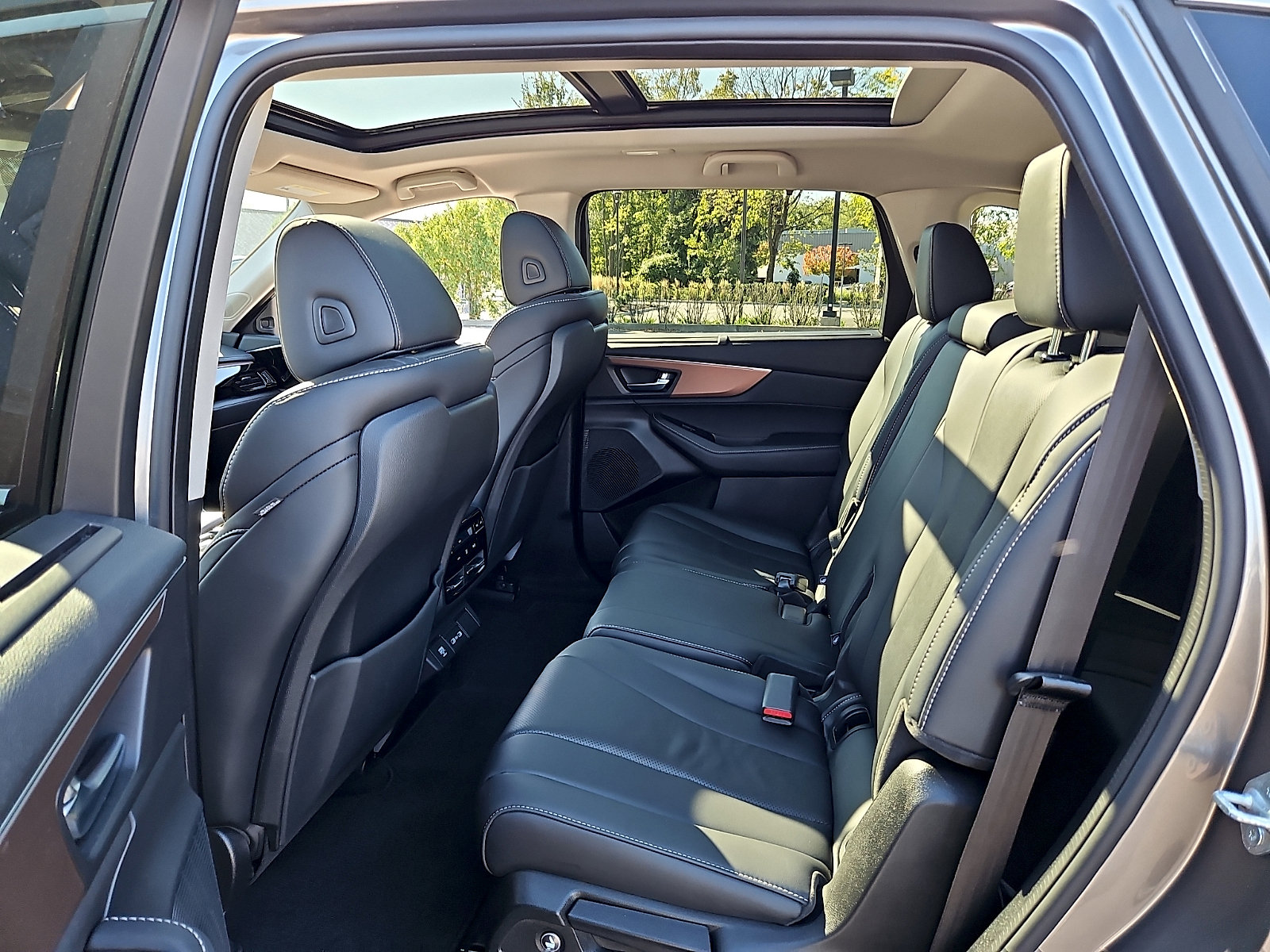 Certified 2022 Acura MDX w/ Technology Package AWD/4WD image 10