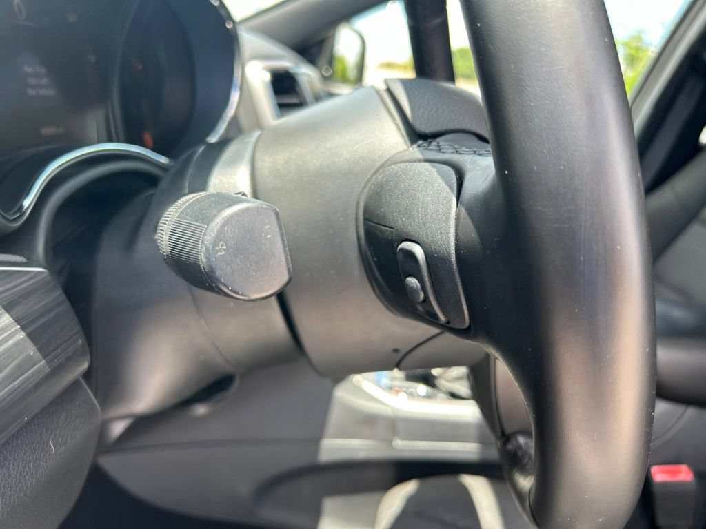 Used 2019 Jeep Grand Cherokee Laredo RWD image 35