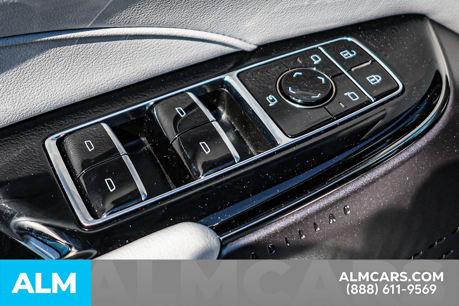 Used 2025 Cadillac Lyriq Luxury image 44