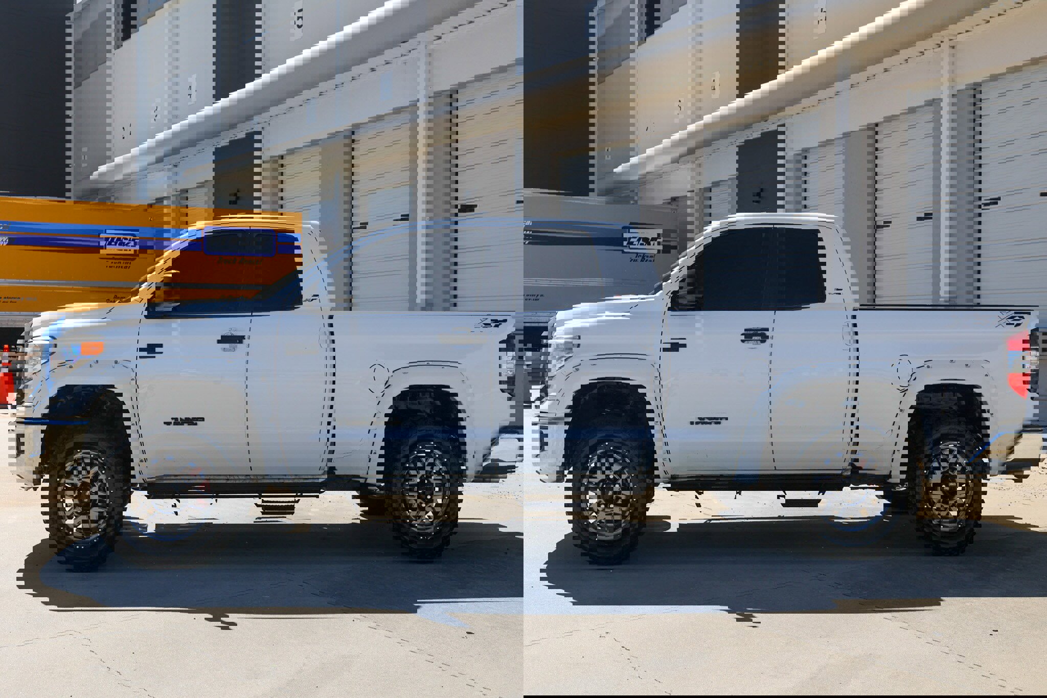 Used 2017 Toyota Tundra SR image 8