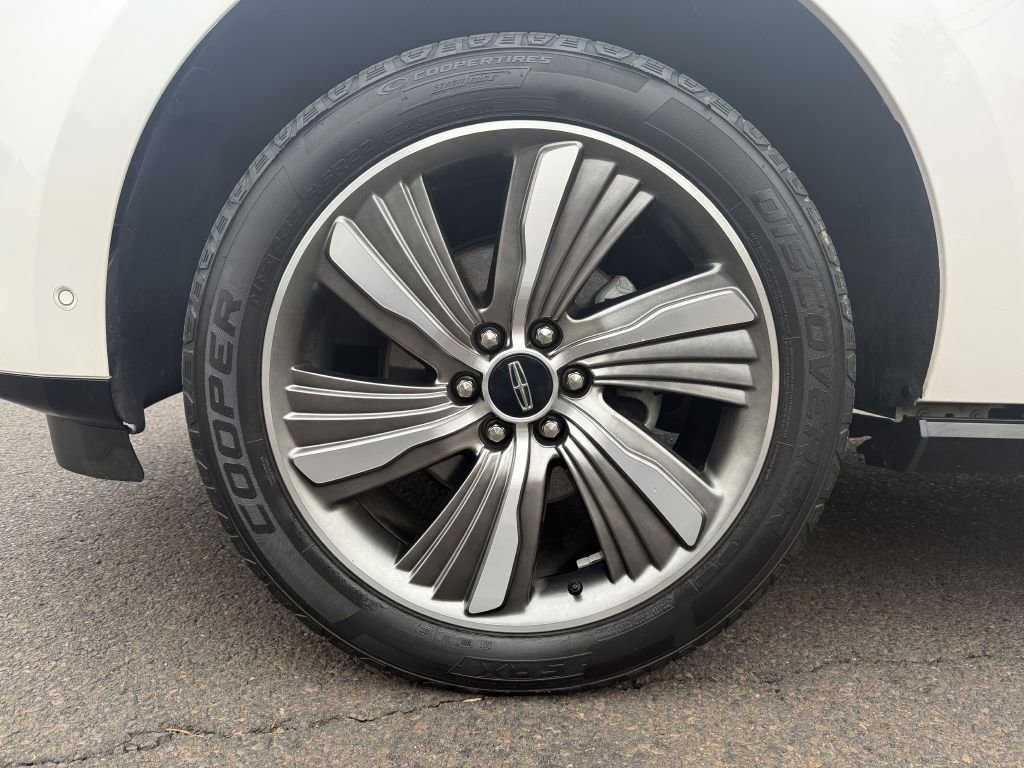 Used 2019 Lincoln Navigator Reserve image 38