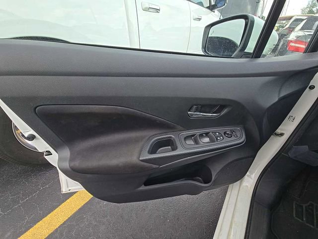Used 2022 Nissan Versa SV FWD image 10