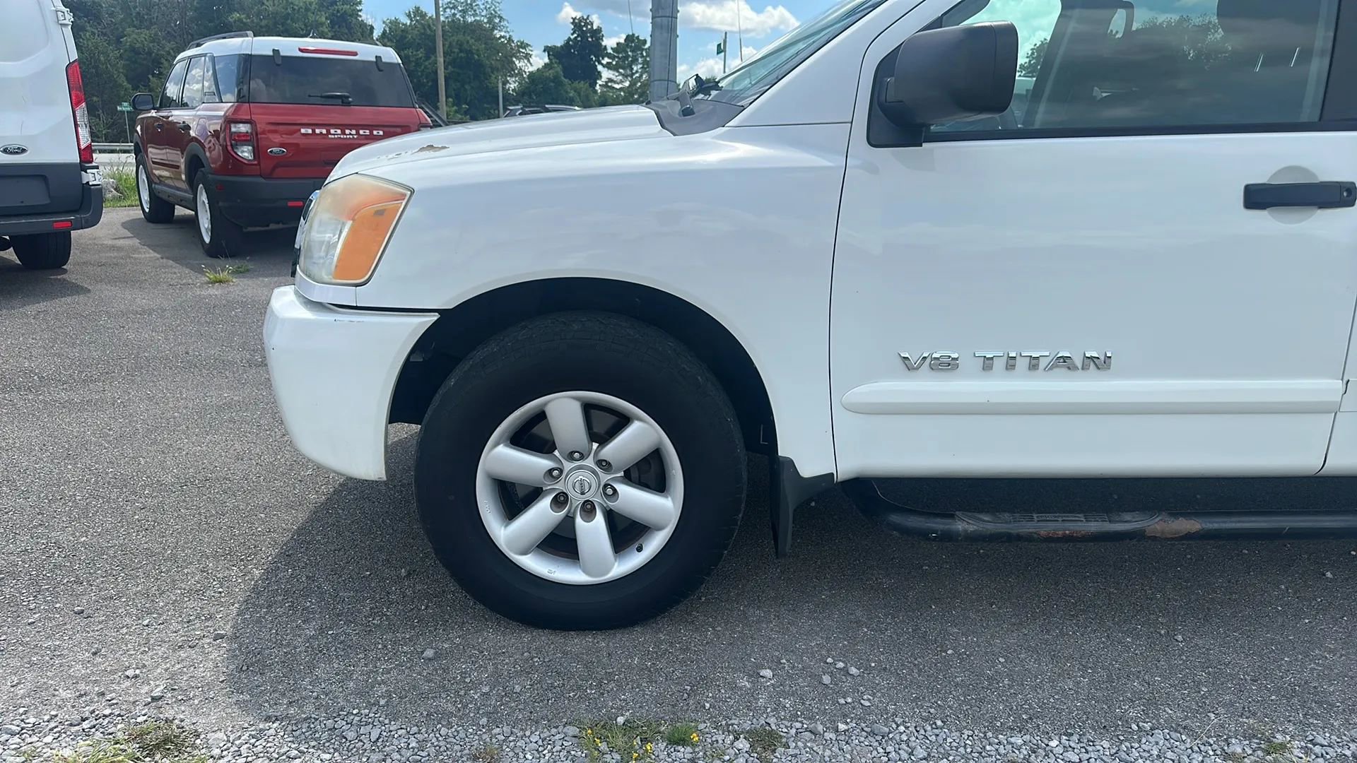 Used 2012 Nissan Titan SV w/ SV Value Truck Pkg image 7