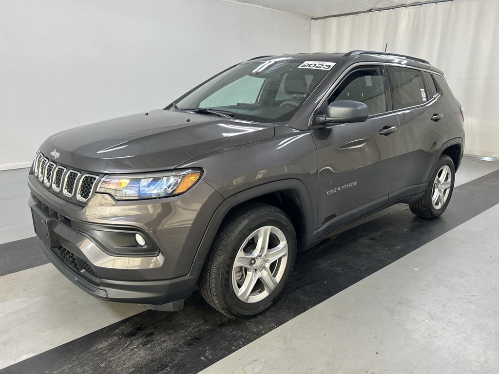 Used 2023 Jeep Compass Latitude w/ Convenience Group AWD/4WD image 5