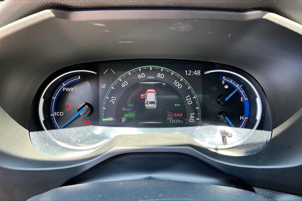 Used 2025 Toyota RAV4 XLE w/ Convenience Package image 12