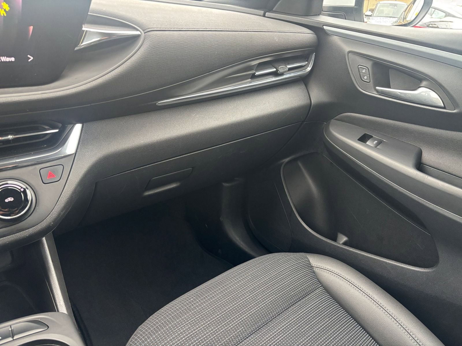 Used 2025 Buick Envista Preferred FWD image 34