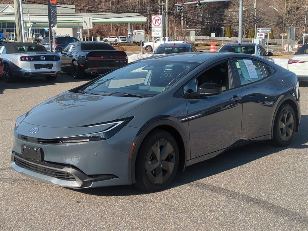 Used 2025 Toyota Prius Plug-In Hybrid image 8