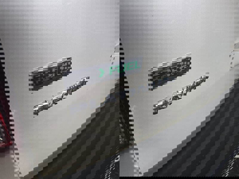 Used 2012 Cadillac Escalade Platinum image 31