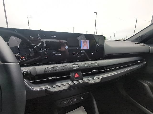 Used 2025 Kia K4 GT-Line w/ GT-Line Premium Package FWD image 16