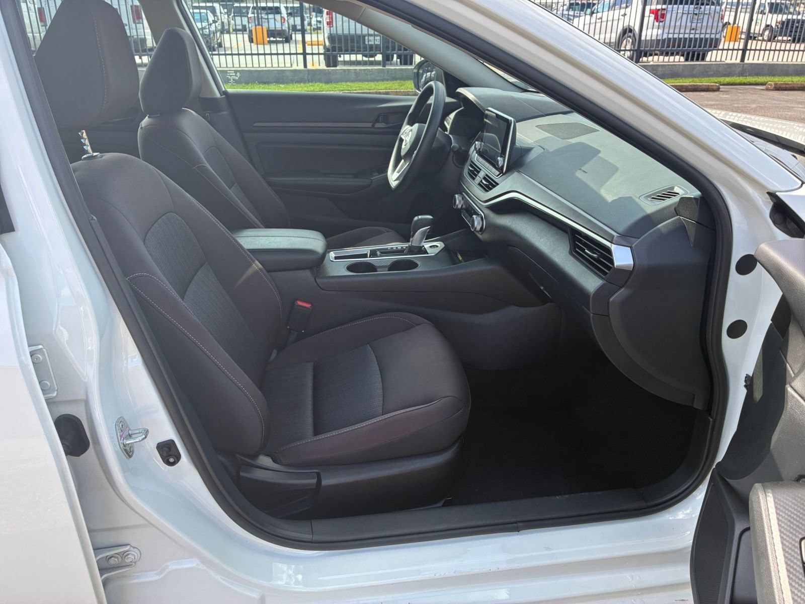 Used 2026 Nissan Altima 2.5 SV FWD image 35