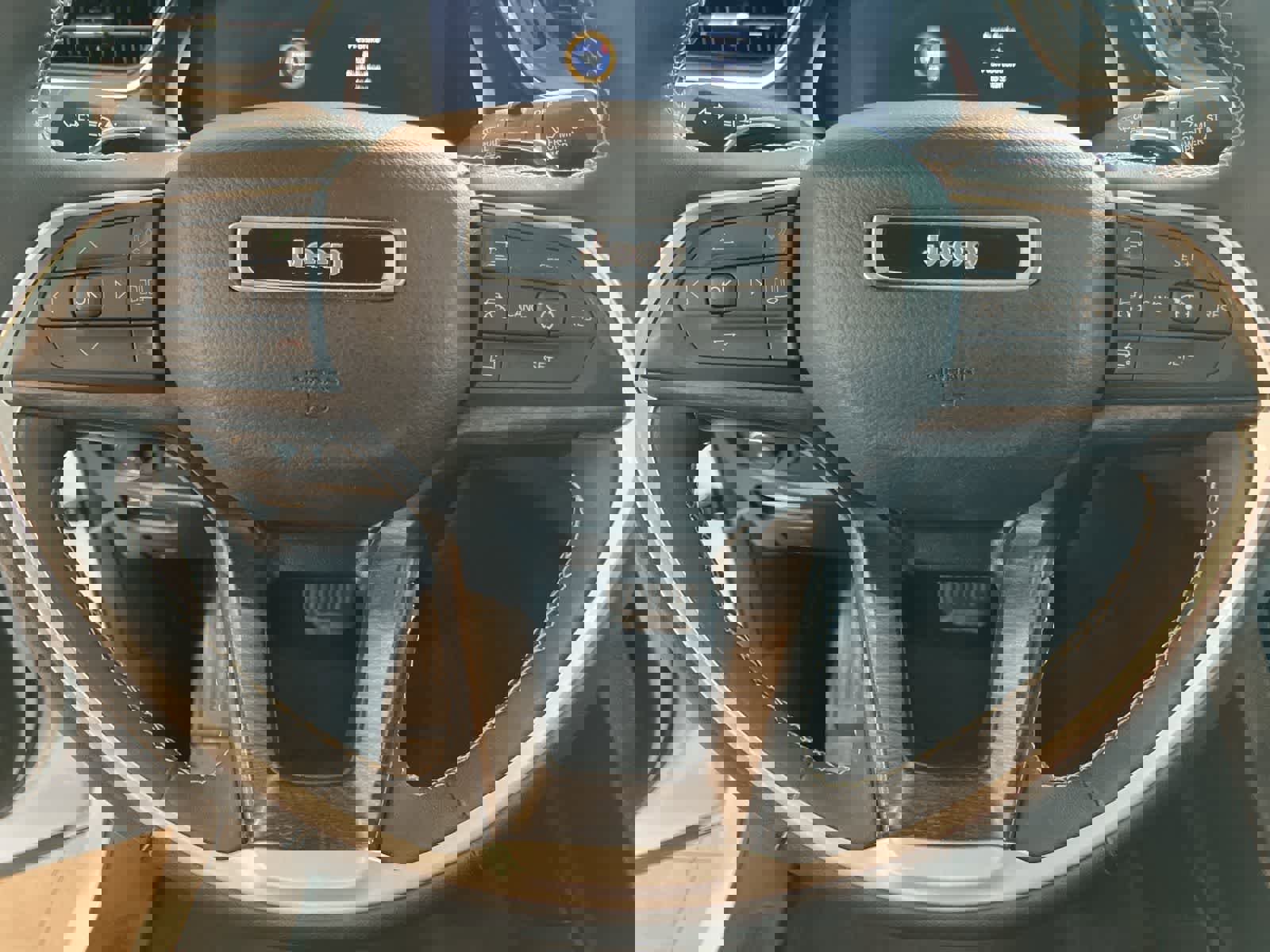 Used 2023 Jeep Grand Cherokee Limited w/ Luxury Tech Group II image 15