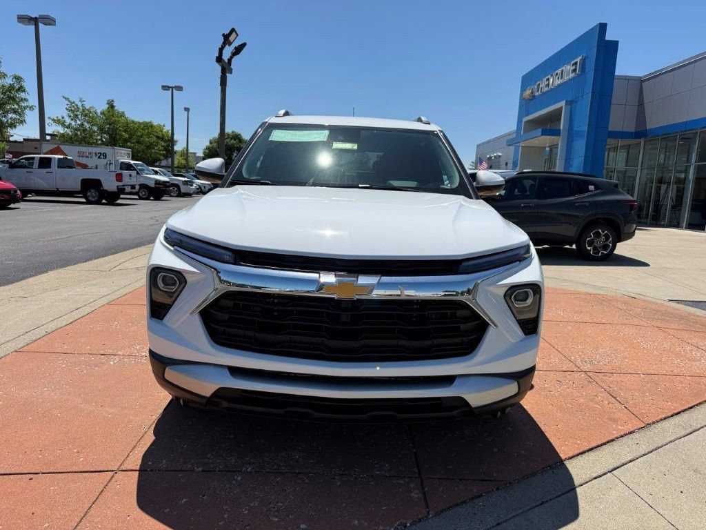 New 2026 Chevrolet TrailBlazer LT FWD image 2