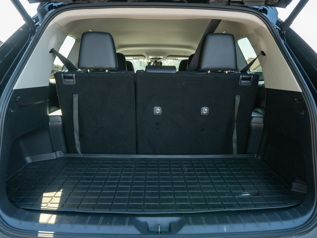 Used 2025 Toyota Grand Highlander AWD image 16