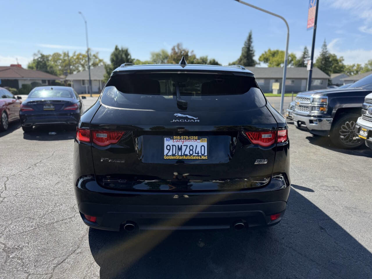 Used 2019 Jaguar F-PACE Premium image 5