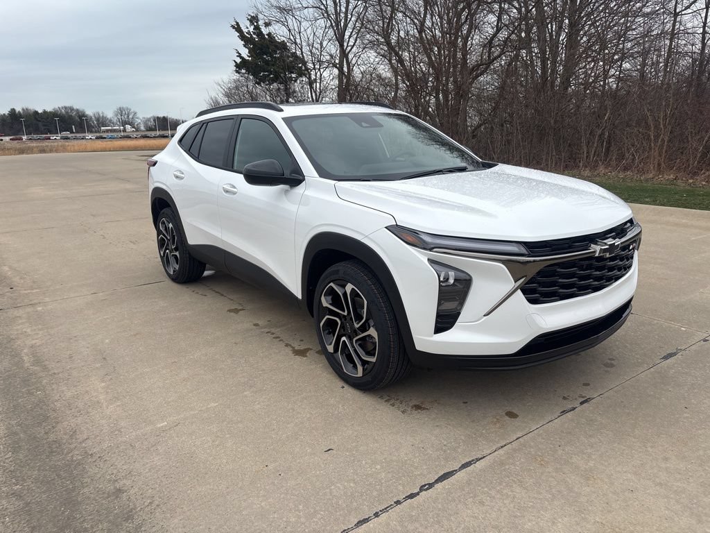New 2026 Chevrolet Trax RS w/ Sunroof Package FWD image 11