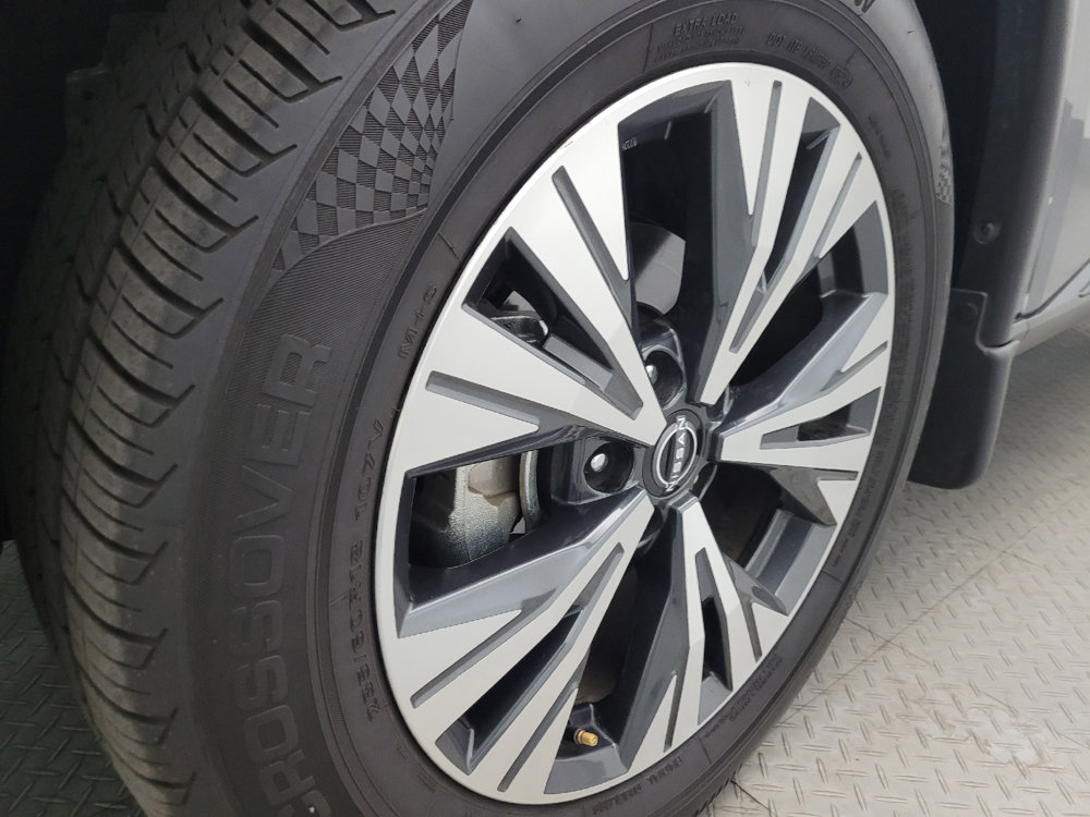 Used 2023 Nissan Rogue SV image 31