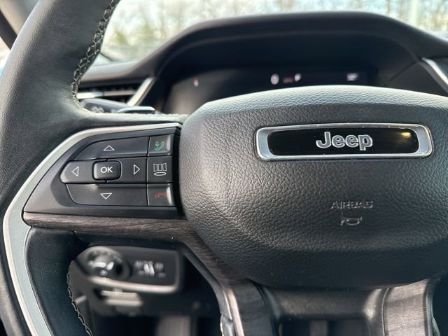 Used 2022 Jeep Grand Cherokee Limited image 36