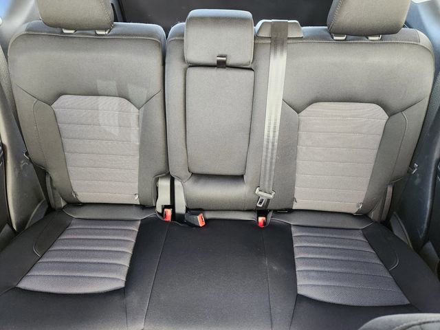 Used 2021 Ford Edge SE image 17