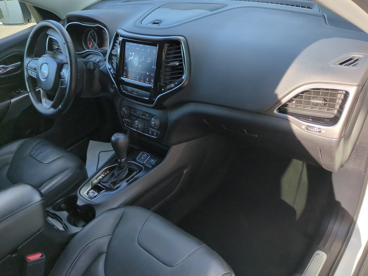 Used 2020 Jeep Cherokee Limited FWD image 20