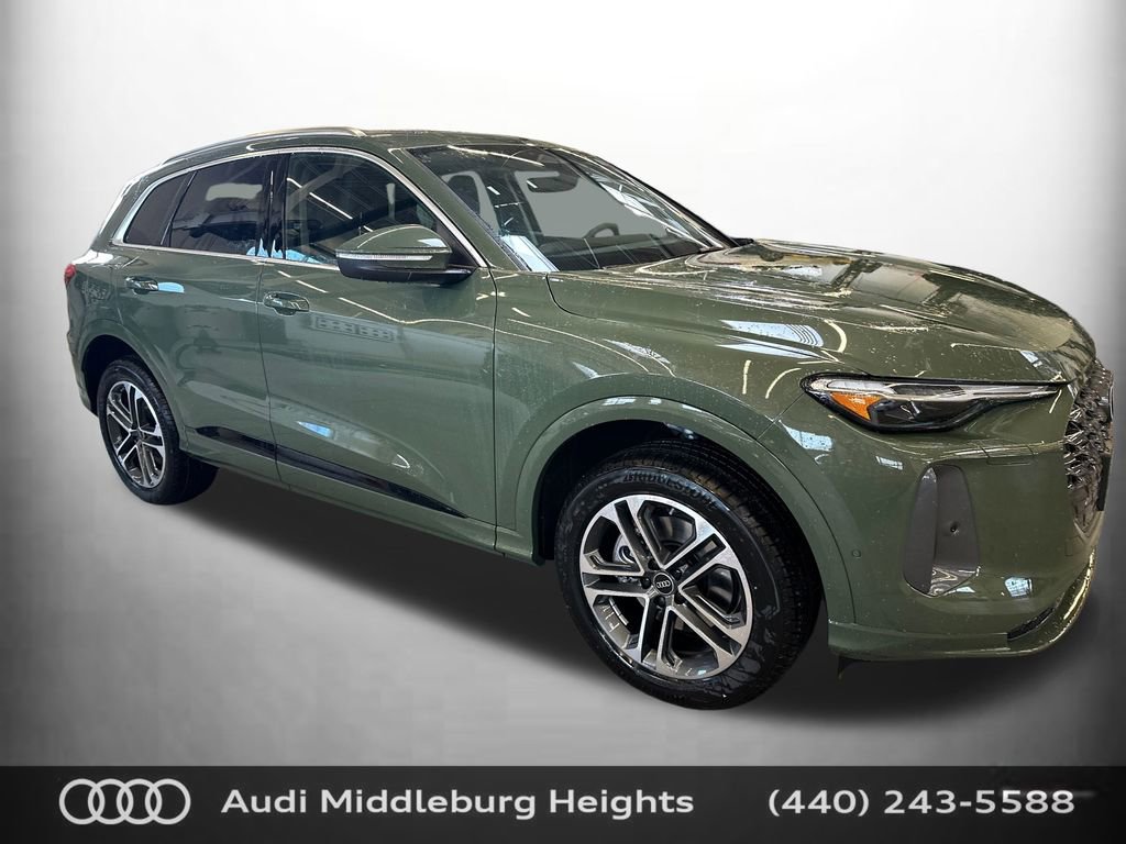 Used 2025 Audi Q5 Premium Plus w/ Premium Plus image 1